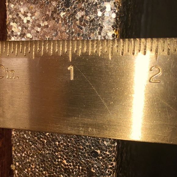 Sparkle ✨ gold glitter wall hanging canvas 1’ x 2’​ - Picture 14 of 14